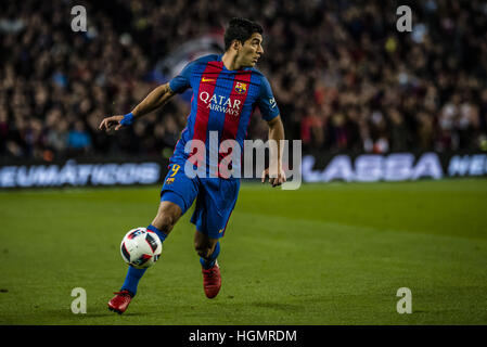 Barcelona, Spanien. 11. Januar 2017. FC Barcelona weiter Suarez in Aktion während der spanische Copa del Rey (Königspokal) Runde von 16 Sekunden Bein Fußballspiel FC Barcelona gegen Athletic Club Bilbao im Camp Nou Stadion in Barcelona. Bildnachweis: Matthias Oesterle/ZUMA Draht/Alamy Live-Nachrichten Stockfoto