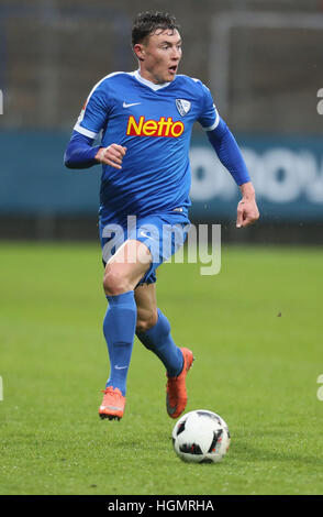 Bochum, Deutschland. 11. Januar 2017. Zwischensaison freundlich, VfL Bochum 1848 - SpVgg Greuther Fürth: Nils Quaschner (Bochum) steuert den Ball.                 © Jürgen Schwarz/Alamy Live-Nachrichten Stockfoto