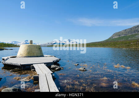 Dreiländer-Cairn an der Grenze zwischen Schweden, Norwegen und Finnland Stockfoto