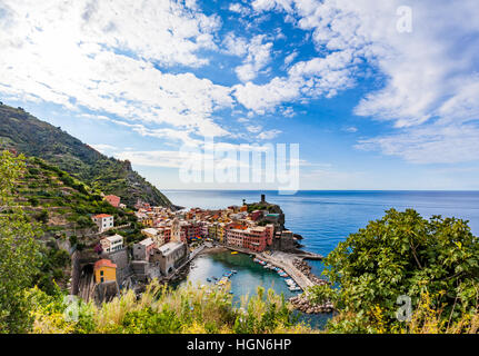 Vernazza, einer der fünf Dörfer im Cinque Terre Nationalpark und ist ein UNESCO-Weltkulturerbe auf italienische Riviera Stockfoto