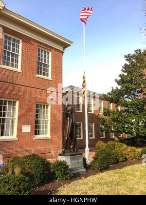 Easton, Maryland.  Talbot County Court House.  Frederick Douglass Statue. Stockfoto