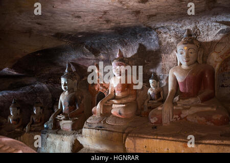 Buddha Bild auf Pho Win Taung Höhle in Monywa, Mandalay, Myanmar Stockfoto