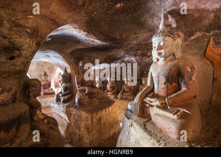 Buddha Bild auf Pho Win Taung Höhle in Monywa, Mandalay, Myanmar Stockfoto