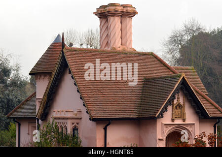 Rosa Gothic Lodge in Fulham Palace London England UK Stockfoto