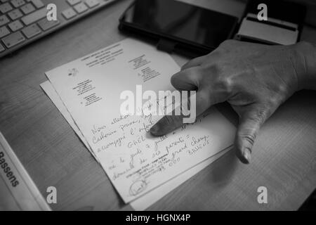 ZU HAUSE GEBÄREN Stockfoto