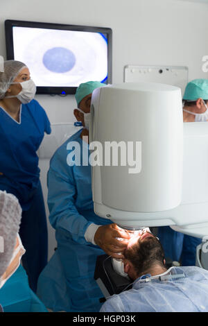 LASER-AUGENCHIRURGIE Stockfoto