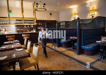 Das Innere der Astor Grill in Cliveden House in Berkshire. Stockfoto