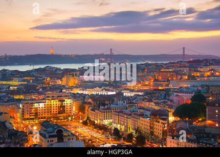 Twilight-Ansicht des historischen Zentrum von Lissabon. Portugal Stockfoto