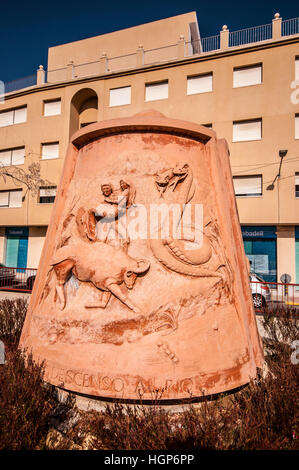 Rojales ist ein Dorf in der Provinz Alicante und die autonome Gemeinschaft Valencia, Spanien. Schnitzerei erzählt die Geschichte von La Encanta Stockfoto