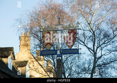 Chipping Campden Marktstadt in den Cotswolds, Gloucestershire, England an einem sonnigen Wintertag Stockfoto