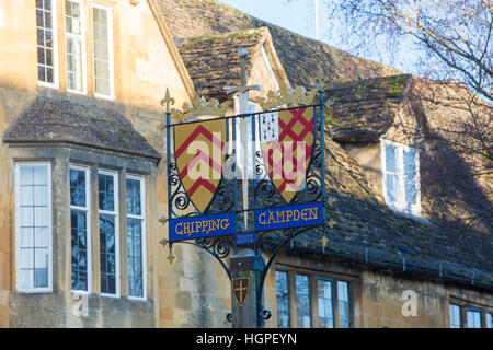 Chipping Campden Marktstadt in den Cotswolds, Gloucestershire, England an einem sonnigen Wintertag Stockfoto