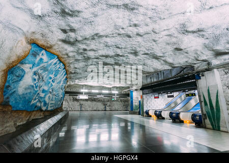 Stockholm, Schweden - 30. Juli 2014: Moderne Stockholmer U-Bahn Station, Schweden. U-Bahn Stockfoto