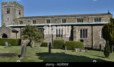 St Andrews Kirche und Friedhof, Dent Dorf, Cumbria, Yorkshire Dales National Park, England, UK. Stockfoto