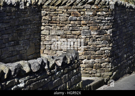 Steinmauern, Dent Dorf, Cumbria, Yorkshire Dales National Park, England, UK Stockfoto