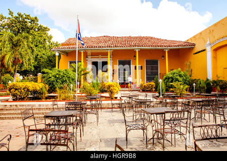 Trinidad, Kuba - 18. Dezember 2016: Die Casa De La Musíca ist ein beliebter Veranstaltungsort und Restaurant in Trinidad / Kuba. Stockfoto