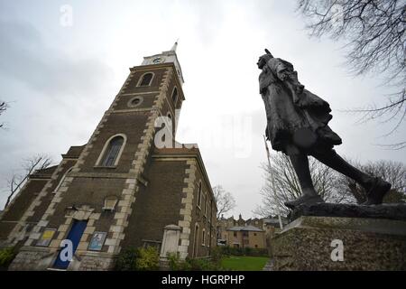 Gravesend, Kent. 2017. 400. Jahr nach dem Tod von Pocahontas. Kirche St. Georges, Gravesend. Stockfoto