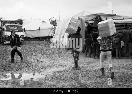 Azaz, Syrien - 29. Januar 2014. Syrischen Flüchtlingslager in der Nähe der Ortschaft Azaz 60 Kilometer von Aleppo in Syrien in der Nähe der Grenze mit der Türkei in Kilis. Stockfoto