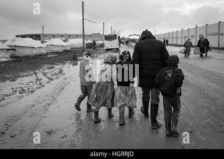 Azaz, Syrien - 29. Januar 2014. Syrischen Flüchtlingslager in der Nähe der Ortschaft Azaz 60 Kilometer von Aleppo in Syrien in der Nähe der Grenze mit der Türkei in Kilis. Stockfoto