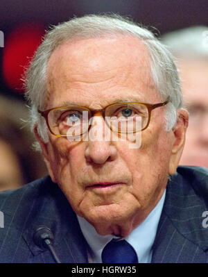 Washington, USA. 12. Januar 2017. Ehemalige US-Senator Sam Nunn (Demokrat of Georgia) erscheint vor dem United States Senate Committee on Armed Services wie es eine Anhörung zur Ernennung von uns Marine Corps General James N. Mattis (im Ruhestand), Staatssekretär im Verteidigungsministerium auf dem Capitol Hill in Washington, DC zu hält.  Nunn eingeführt und unterstützt Mattis für die Post. Bildnachweis: Ron Sachs/CNP Foto: Ron Sachs/Consolidated/Dpa/Alamy Live News Stockfoto