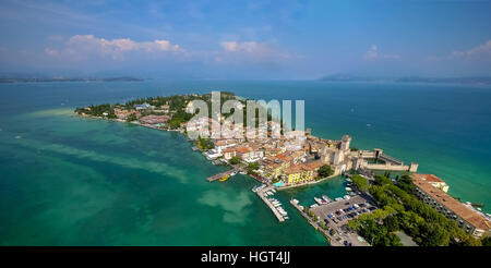 Scaliger Burg, Sirmione, Halbinsel, Gardasee, Lombardei, Italien Stockfoto