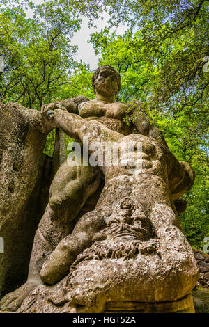 Herkules, Herakles Kampf Grab, Sacro Bosco, Park der Monster, Bormazo, Viterbo, Italien Stockfoto