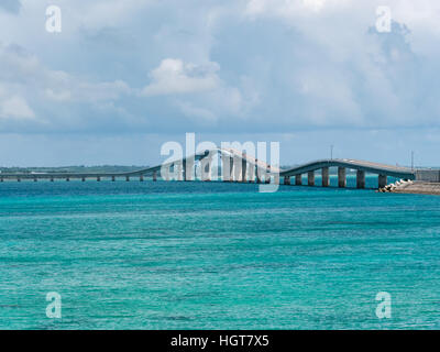 Irabu-Brücke in Miyako Island von Okinawa, Japan. Stockfoto