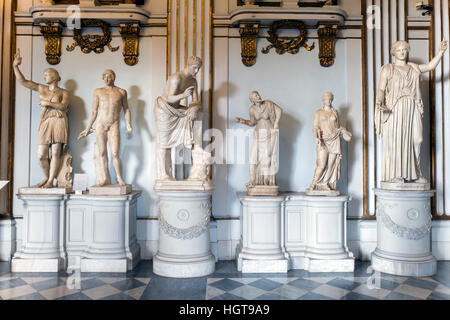 römische Kunst im Kaiser-Saal ausgestellt im Kapitolinischen Museum in Rom Stockfoto