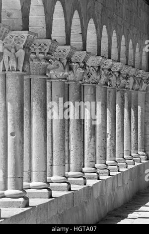 Segovia - romanischen Portikus der Kirche Iglesia de San Martin. Stockfoto