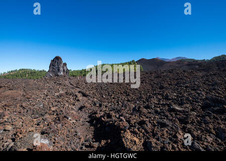 Crossing Over erstarrter Lava flow von Chinyero Vulkan Teide, Teneriffa, Kanarische Inseln, Spanien Stockfoto