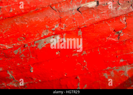 alte rote Farbe abplatzt ein Fischerboot Stockfoto