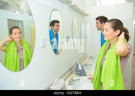 Waschen im Campingplatz Stockfoto