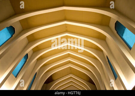 Innere des Háteigskirkja, eine lutherische Kirche inspiriert von maurisch-arabischen Architektur in Reykjavik, Island. Stockfoto