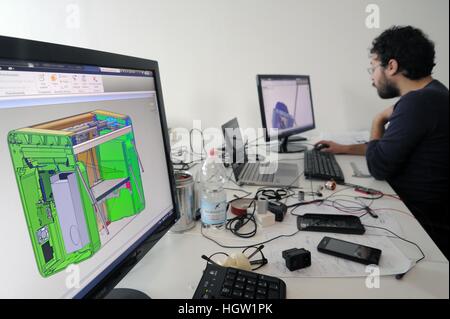 die FABtotum-Startup, geboren am Gründerzentrum Poli-Hub der Polytechnischen Universität Mailand, befasst sich mit der Entwicklung und Herstellung von 3D-Druckern Stockfoto