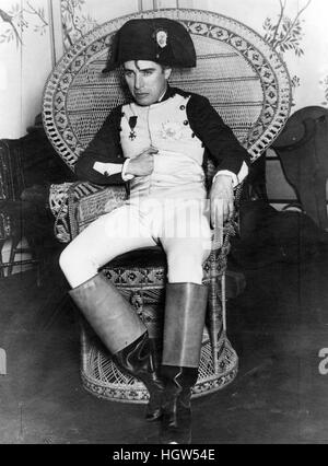 CHARLES CHAPLIN (1889-1977) englischer Filmschauspieler und Produzent als Napoleon in ein Kostüm party im Jahre 1925 von Marion Davies Stockfoto