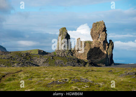 Londrangar, Basalt Felsen, in der Nähe von Malarrif, Snaefellsnes Halbinsel, Island Stockfoto