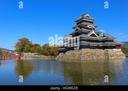 Matsumoto Castle im Herbst Stockfoto