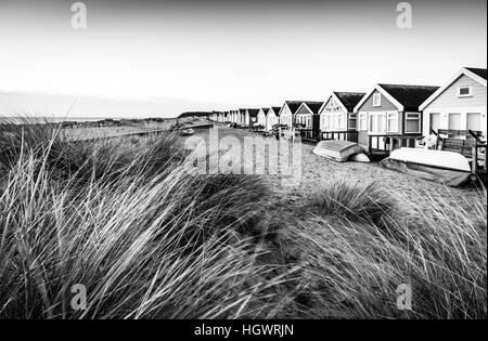 Hengistbury Kopf in Dorset in schwarz in weiß Stockfoto