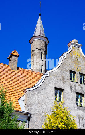 Architektonische Details des historischen Rathauses von Pärnu in Estland Stockfoto