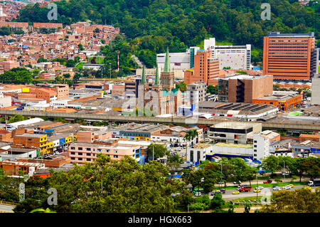 Sonnenuntergang über der Stadt Medellin in Kolumbien Stockfoto