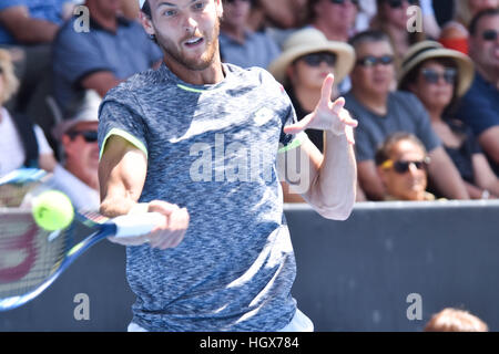 Auckland, Neuseeland. 14. Januar 2017. Joao Sousa von Portugal spielt eine Vorhand im Finale gegen Jack Socke der USA beim Tennisturnier ATP ASB Classic in Auckland, New Zealand am 14. Januar. © Shirley Kwok/Pacific Press/Alamy Live-Nachrichten Stockfoto