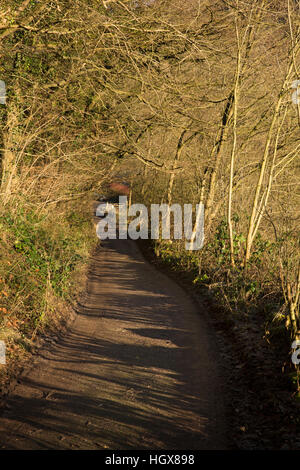 Großbritannien, England, Derbyshire, Cressbrook, Lane, Ravensdale Hütten im winter Stockfoto