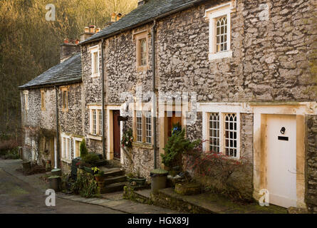 Großbritannien, England, Derbyshire, Cressbrook, Ravensdale Cottages "Berry-mich-Wick" im winter Stockfoto