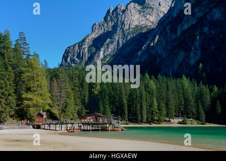 Lago di Braies, Naturpark, Dolomiten, Pustertal, Suedtirol, Italien, Europa Stockfoto