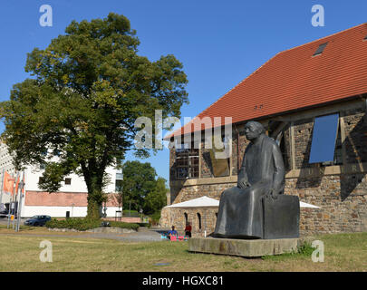 Statue, Käthe Kollwitz, Kloster Unser Lieben Frauen, Regierungsstrasse, Magdeburg, Sachen-Anhalt, Deutschland Stockfoto