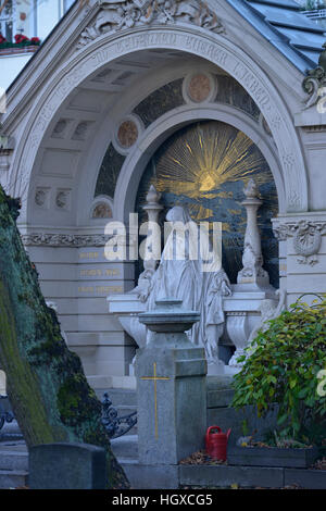 Trauerfigur, Greifer, Alter St.-Matthäus-Kirchhof, Schöneberg, Berlin, Deutschland, Alter St.-Matthäus-Kirchhof Stockfoto