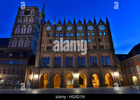 Rathaus, Alter Markt, Altstadt, Stralsund, Mecklenburg-Vorpommern, Deutschland Stockfoto