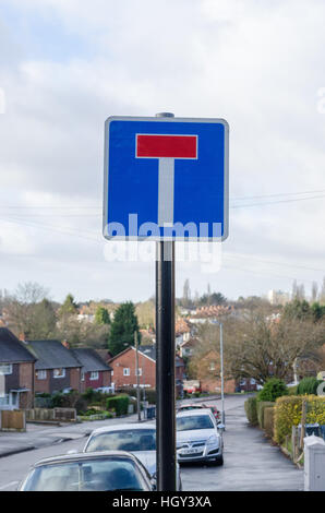 Verkehrszeichen Achtung dieser Straße ist eine Sackgasse Stockfoto