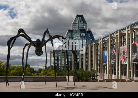 Riesige Spinne Skulptur Maman in der National Gallery of Canada in Ottawa Stockfoto