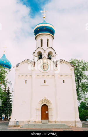 Kirche zu Ehren der Ausgießung des Heiligen Geistes (Dukhovskaya Kirche) - die zweite steinerne Kirche des Klosters im Jahre 1476-1477 erbaut. Trinity S Stockfoto