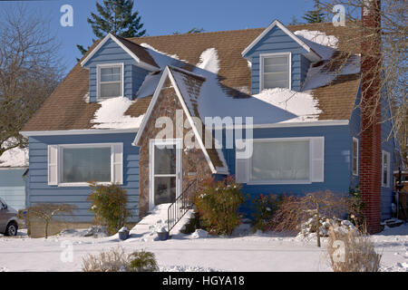 Familie zu Hause und schneebedeckten Boden Gresham Oregon. Stockfoto